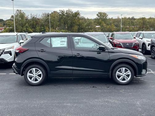 2025 Nissan Kicks S