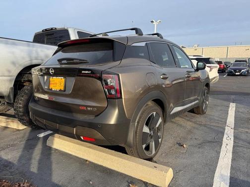 2025 Nissan Kicks SR