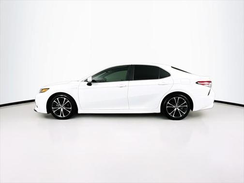 2019 Toyota Camry Hybrid XLE