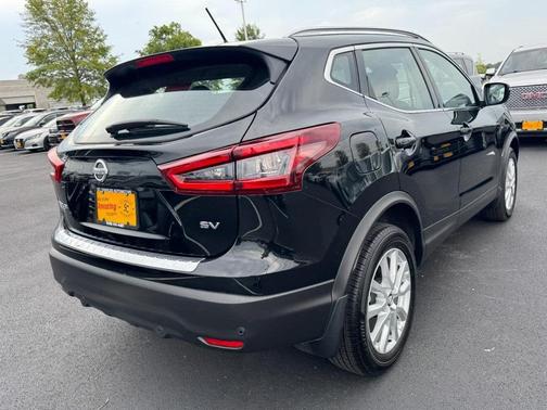 2021 Nissan Rogue Sport SV