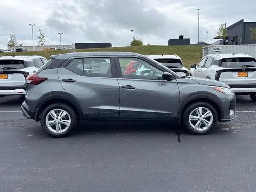 2025 Nissan Kicks S
