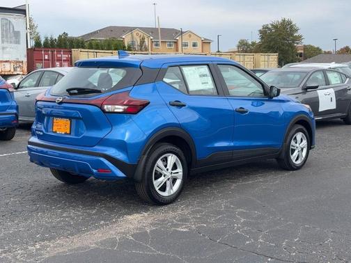 2025 Nissan Kicks S
