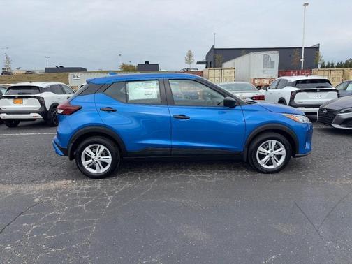 2025 Nissan Kicks S