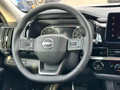 Super Black 2026 Nissan Pathfinder SV