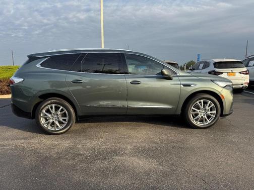 2023 Buick Enclave Essence FWD