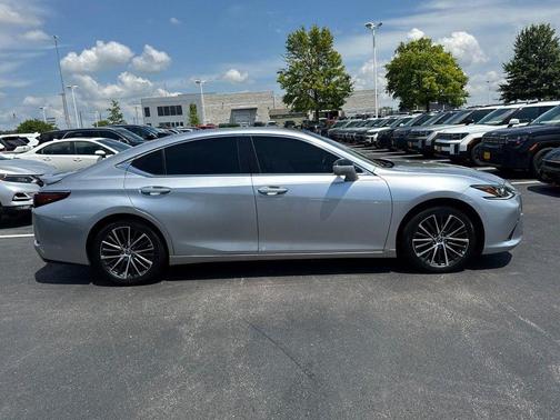 Iridium 2022 Lexus ES 350 Base