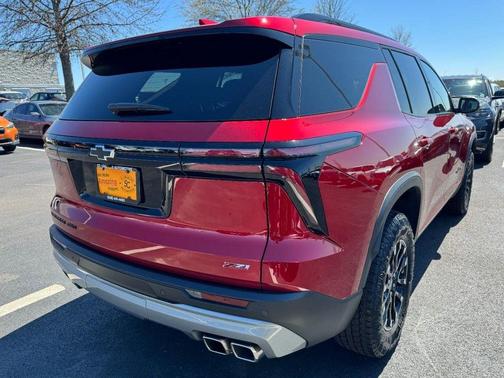 Radiant Red Tintcoat 2024 Chevrolet Traverse AWD Z71