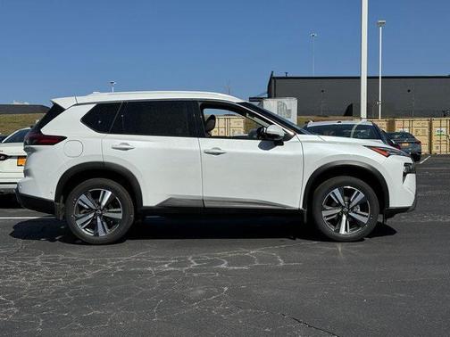 2025 Nissan Rogue SL