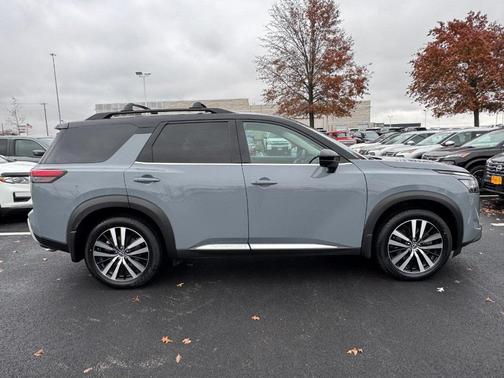 2024 Nissan Pathfinder Platinum 4WD