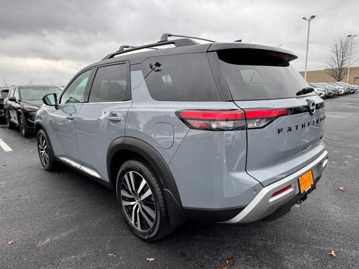 2024 Nissan Pathfinder Platinum 4WD