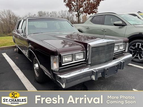 1988 Lincoln Town Car Base