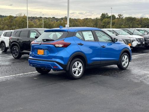 2025 Nissan Kicks S