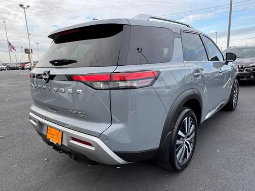 2022 Nissan Pathfinder Platinum 4WD