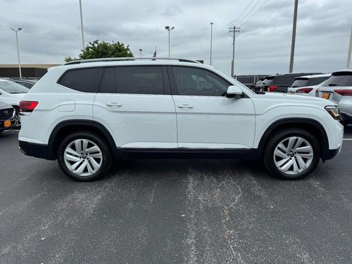 Pure White 2021 Volkswagen Atlas 3.6L SEL