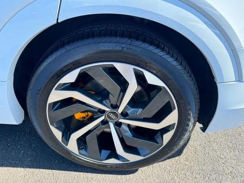 2022 Audi e-tron Sportback S line Premium Plus