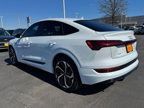 2022 Audi e-tron Sportback S line Premium Plus