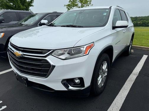 Summit White 2020 Chevrolet Traverse LT Cloth