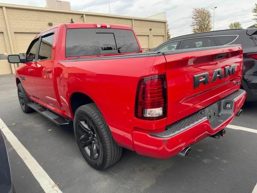 2017 RAM 1500 Night Crew Cab 4x4 5'7' Box