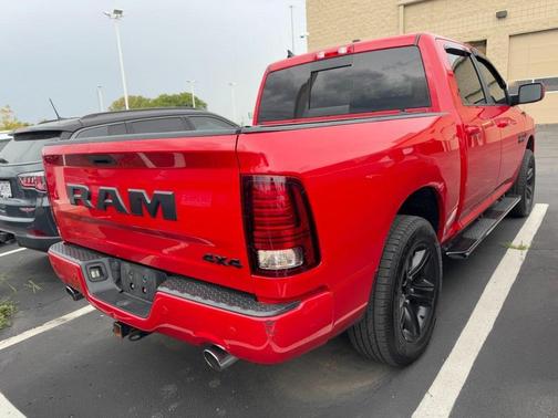 2017 RAM 1500 Night Crew Cab 4x4 5'7' Box