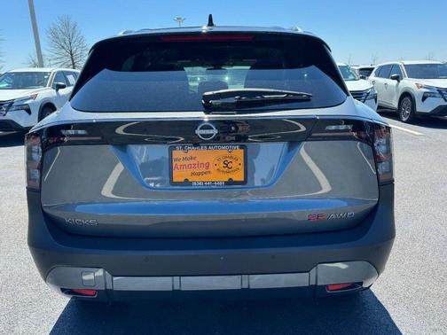 2025 Nissan Kicks SR