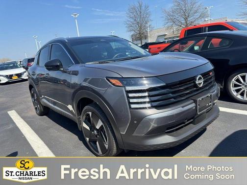 Gun Metallic 2025 Nissan Kicks SR