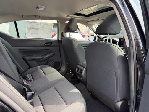 Super Black Clearcoat 2026 Nissan Altima 2.5 SV