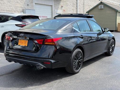 Super Black Clearcoat 2026 Nissan Altima 2.5 SV