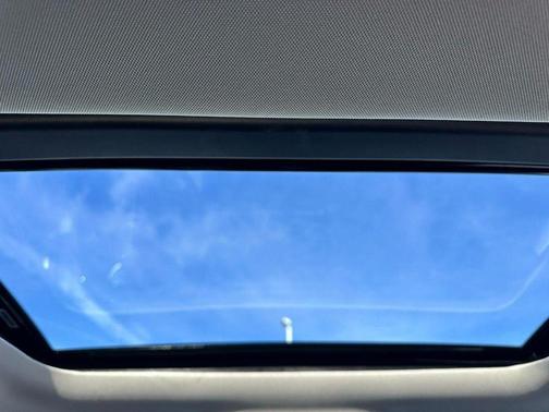 Everest White Pearl Tricoat 2026 Nissan Pathfinder SV