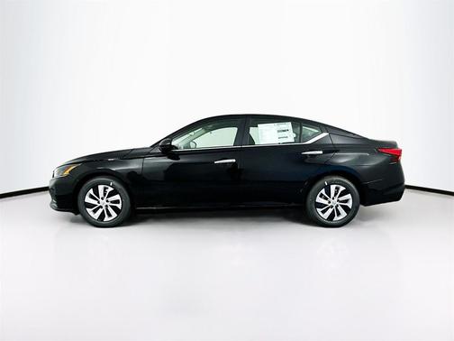 2025 Nissan Altima S FWD
