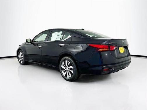 2025 Nissan Altima S FWD