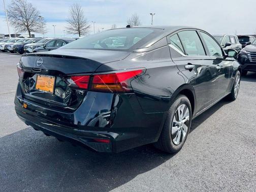 2025 Nissan Altima S FWD