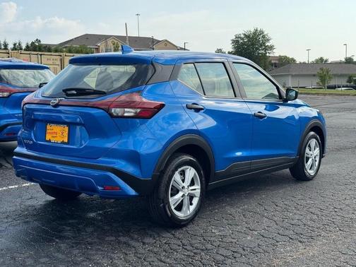 2025 Nissan Kicks S