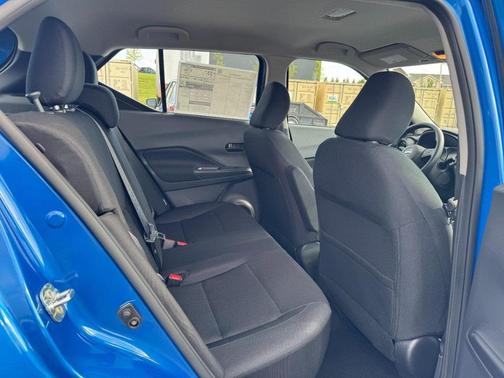 2025 Nissan Kicks S