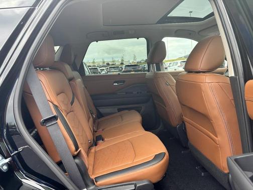 2025 Nissan Pathfinder Platinum 4WD