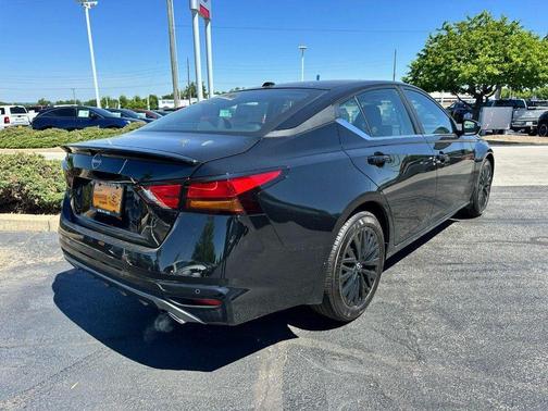 Super Black Clearcoat 2026 Nissan Altima 2.5 SV