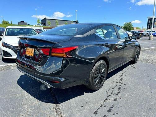 Super Black Clearcoat 2026 Nissan Altima 2.5 SV