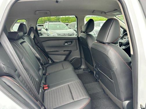 Everest White Pearl Tricoat 2026 Nissan Rogue Rock Creek