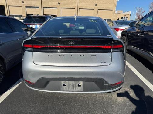 2025 Toyota Prius LE