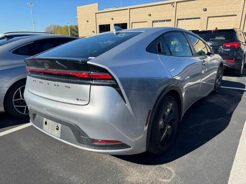 2025 Toyota Prius LE