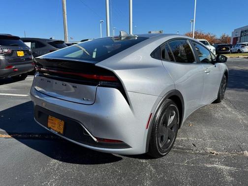 2025 Toyota Prius LE