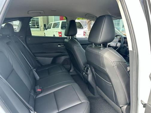 Everest White Pearl Tricoat 2026 Nissan Murano SV