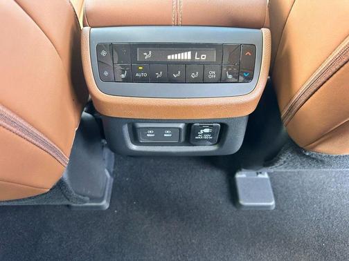 Baltic Teal/Super Black 2026 Nissan Pathfinder Platinum