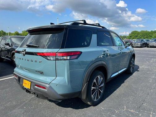Baltic Teal/Super Black 2026 Nissan Pathfinder Platinum