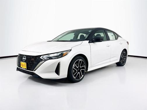 Aspen White Tricoat/Super Black 2025 Nissan Sentra SR