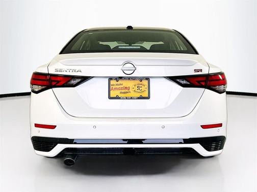 Aspen White Tricoat/Super Black 2025 Nissan Sentra SR