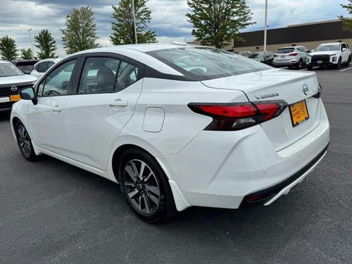 Aspen White Tricoat 2025 Nissan Versa 1.6 SV