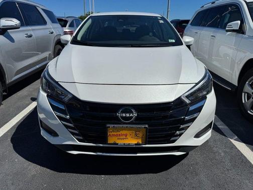 Aspen White Tricoat 2025 Nissan Versa 1.6 SV