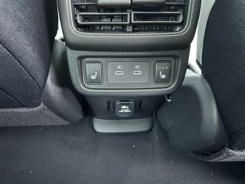 2026 Nissan Leaf PLATINUM+