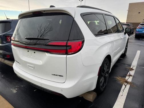 2025 Chrysler Pacifica Limited