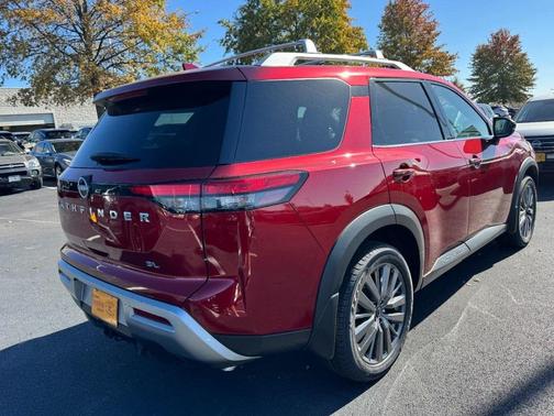 2023 Nissan Pathfinder SL FWD